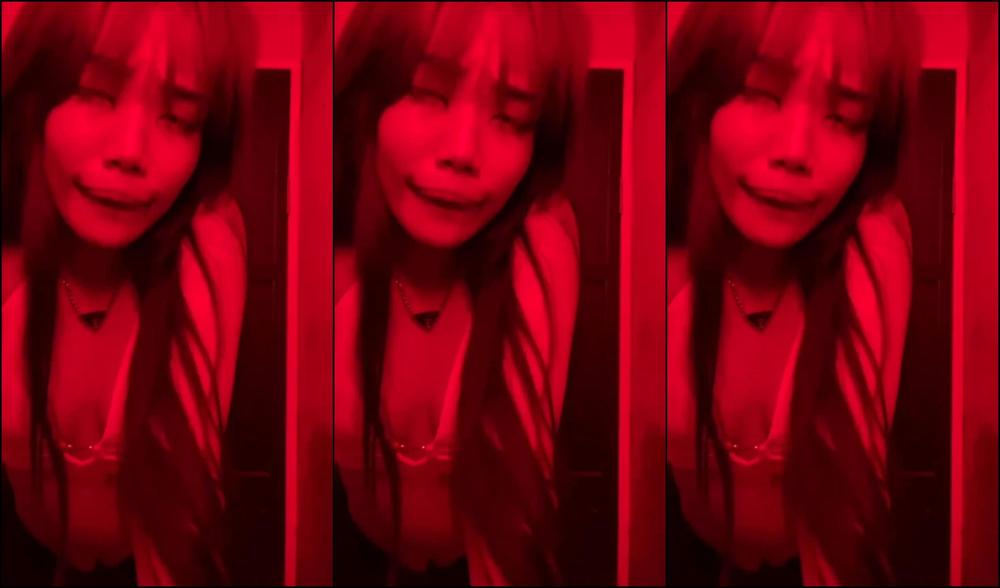 Emma Thai's Anal Play in Bar Toilet - A Wild Adventure!