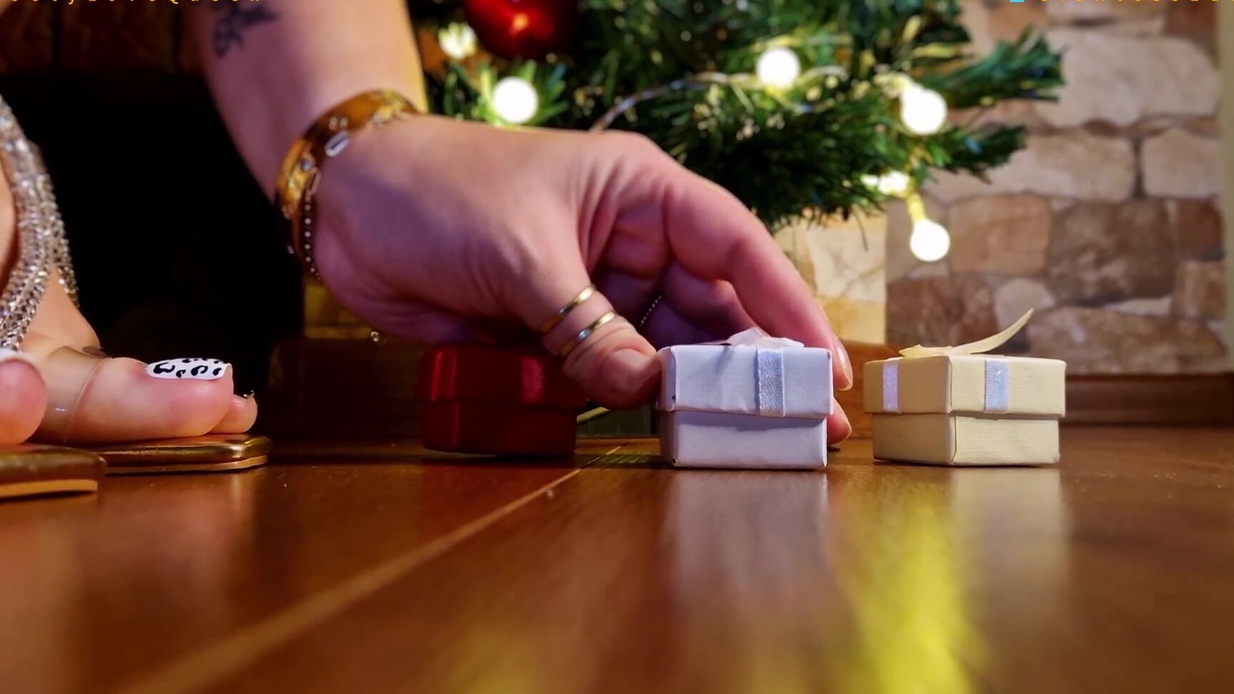 Footyqueen Nicknamed Footylovequeen 12 25 2025 Onlyfans Video Merry Christmas Tinies Oops Bae S Gift Is Ruined