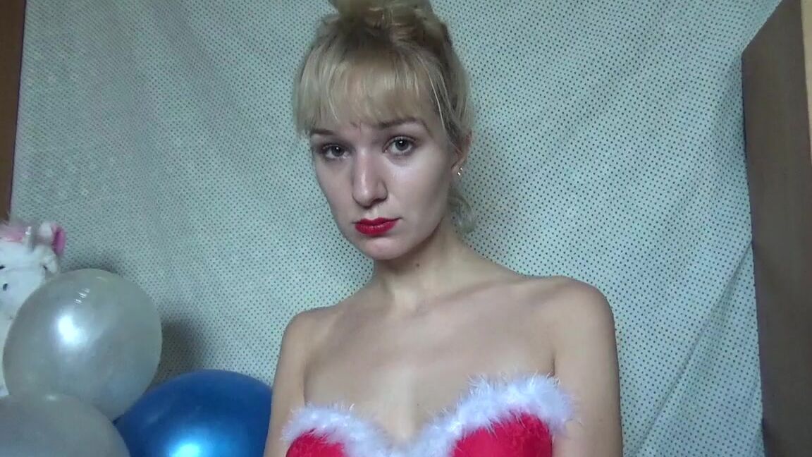 Goddess Vanessa's kinky mouth and pussy play in Santa's helper's video