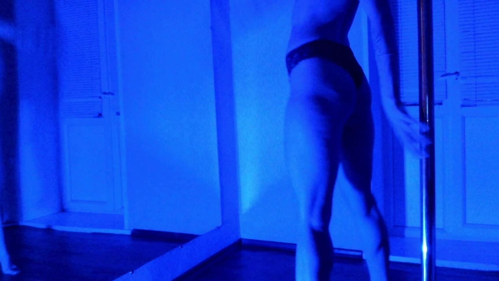 Sexsweetblonde Free Video Pole Dancing Simplest