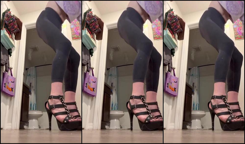 Peppermint Giantess Nicknamed Peppermintgiantess 09 03 2025 Onlyfans Video Trying On A New Pair Of Heels From A Fan Amp Walking Under Doorways