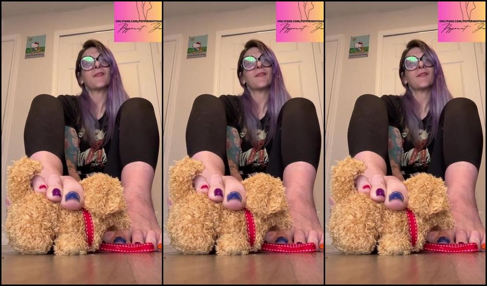 Peppermint Giantess Nicknamed Peppermintgiantess 11 27 2025 Onlyfans Video Playing And Teasing A Bit Before Well You Already Know What Happened To Him