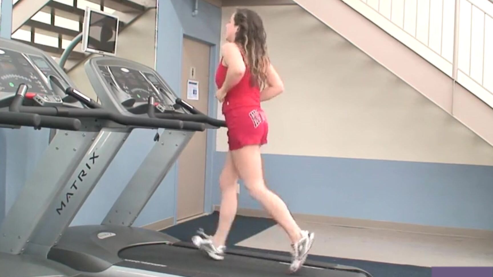 Real_36_dd's intense workout with a gymnastic twist