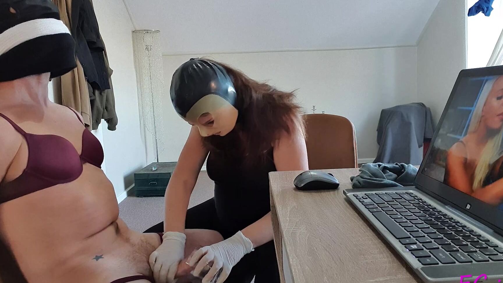 Pinkcandyec Pregnant And Masked Cumshot