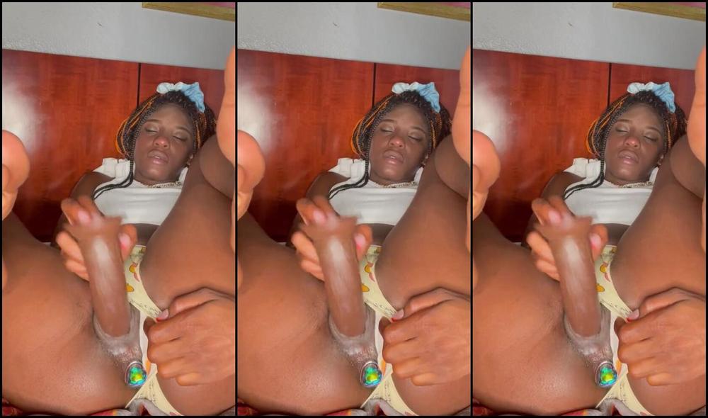 Brownieeezcakes dominates and breeds you with her kinky skills