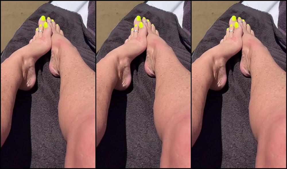 Wonderfeetwoman Nicknamed Wonderfeetwoman 05 16 2025 Onlyfans Video I Went To The River Today And Got Some Natural Sun