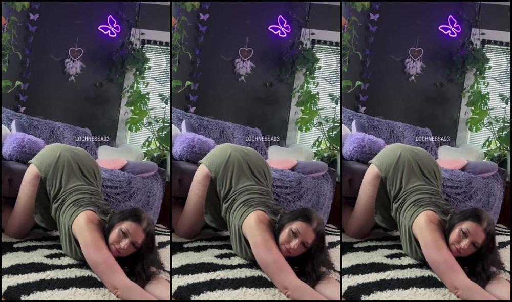 Vanessa Hughes Nicknamed Lochnessa93 05 29 2025 Onlyfans Video A Little Stretching A Little Booty Moving