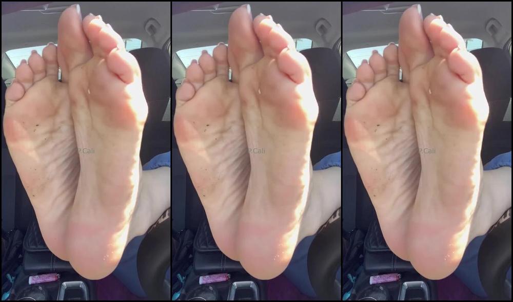 Latina Goddess Nicknamed Latinafeetgoddesss 04 13 2025 Onlyfans Video Smoke Session And Dirty Soles After Pilates At The Park