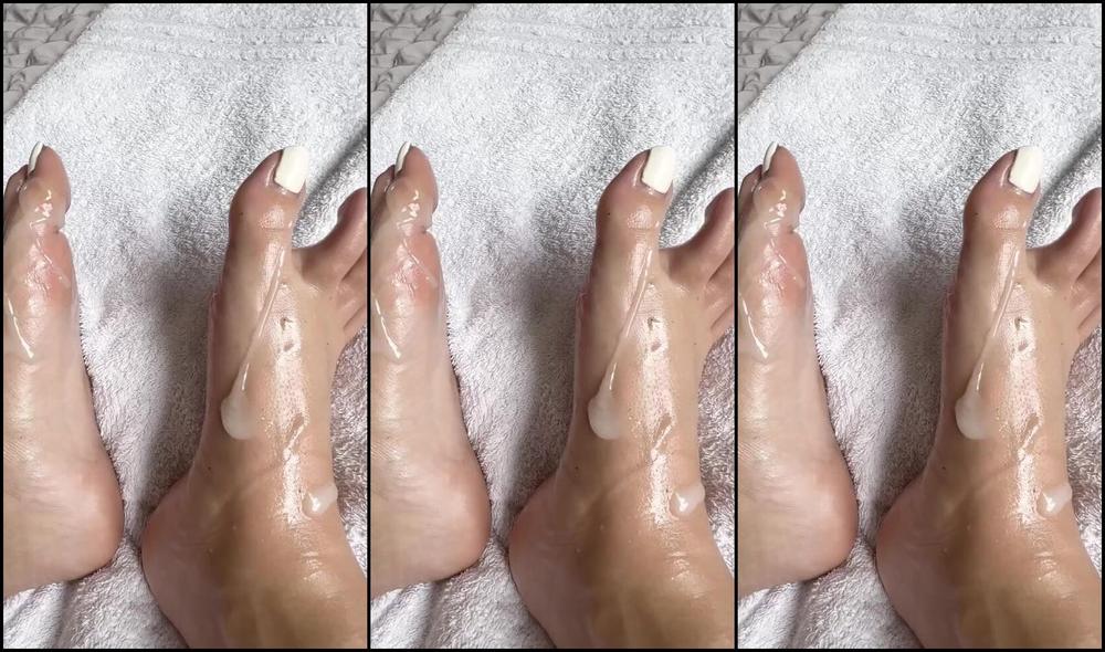 Emily Walters dominates with feet and onlyfans video - Emily Walters will make you breakfast extra spicy!