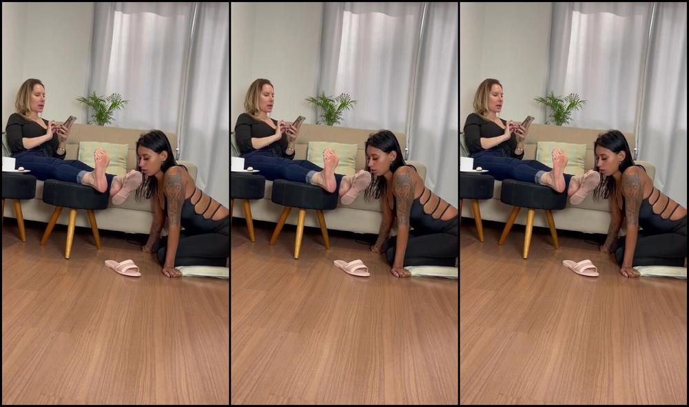 Goddess Grazi dominates onlyfans backstage in femdom femdom video