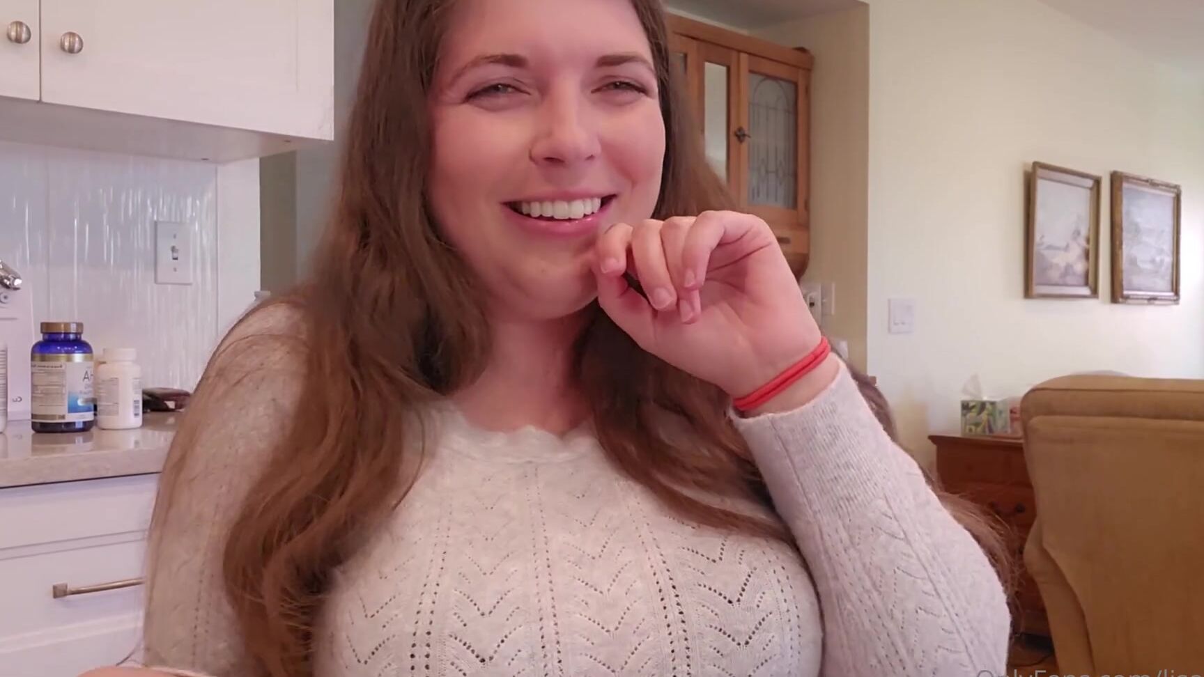 Lisa Asmr's OnlyFans Video: Devouring Everyone Asmr in a Hot Solo Session!