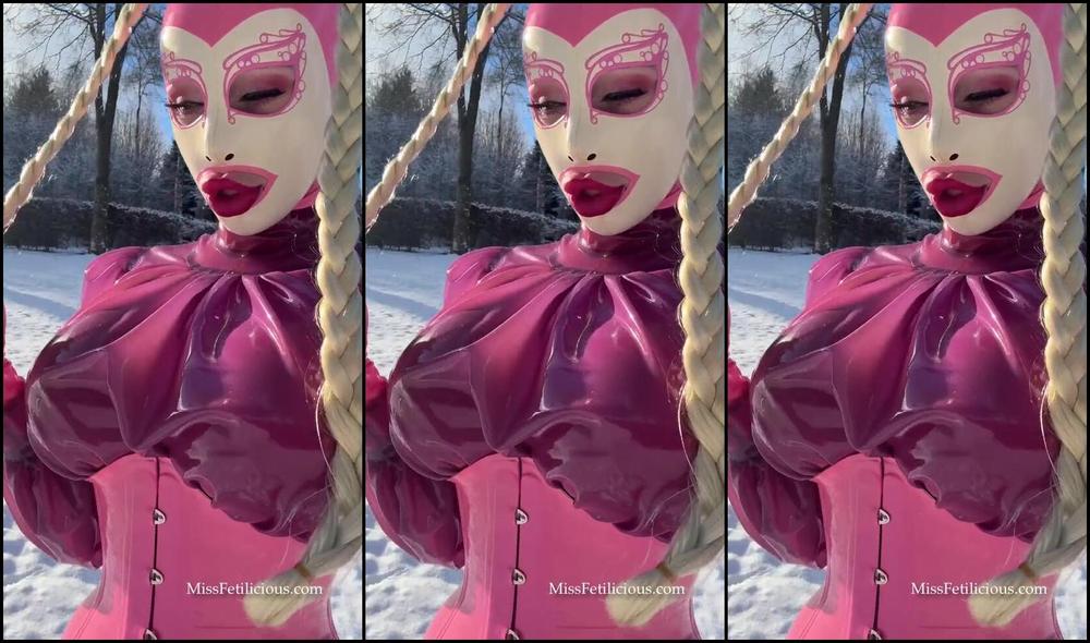 Miss Fetilicious, the perfect sissy, gets a hot facial in Onlyfans Video Perfect Winter Break