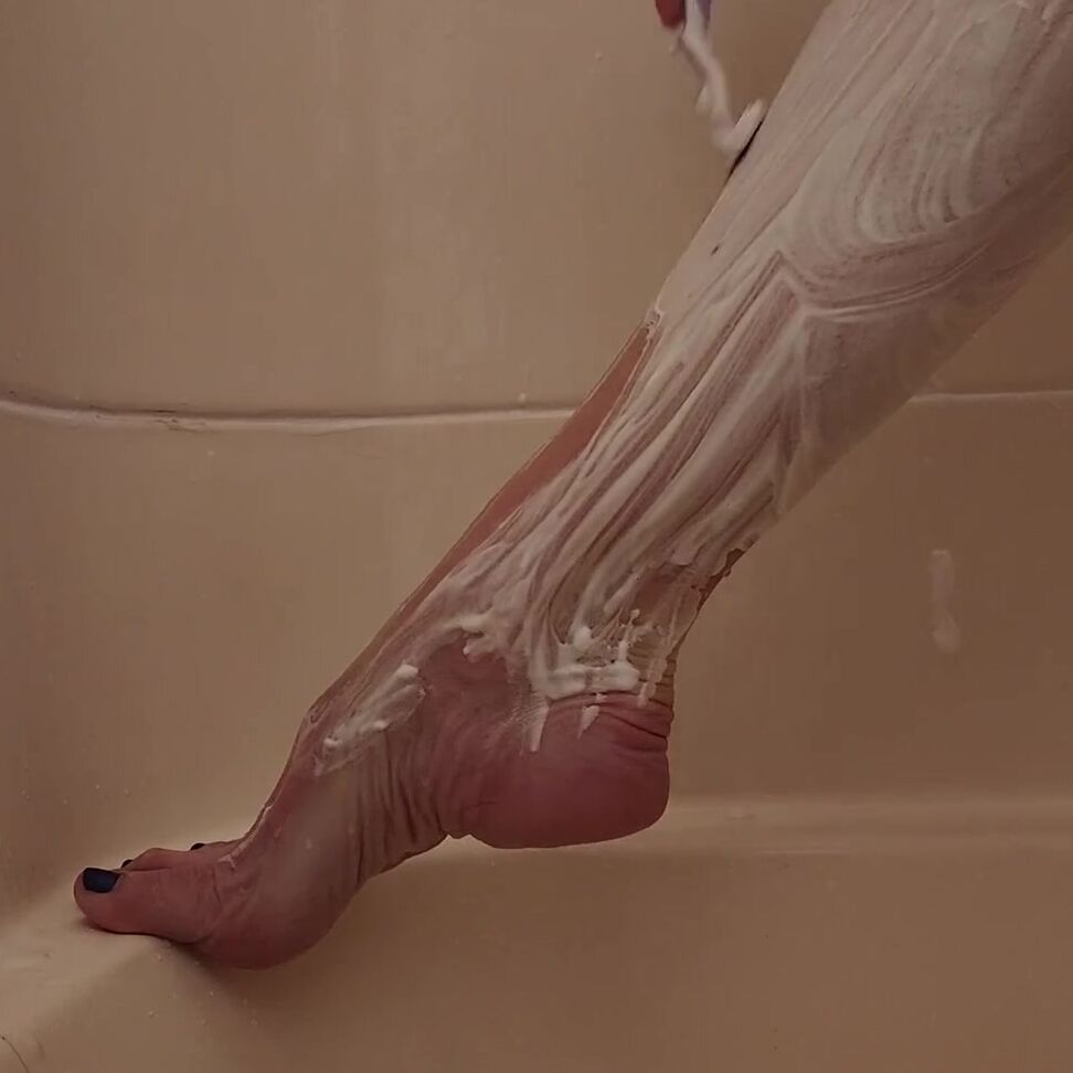 Onlyfans: Nicknamed Funkfyfeetgurl5150 gets her toes sucked and fucked hard