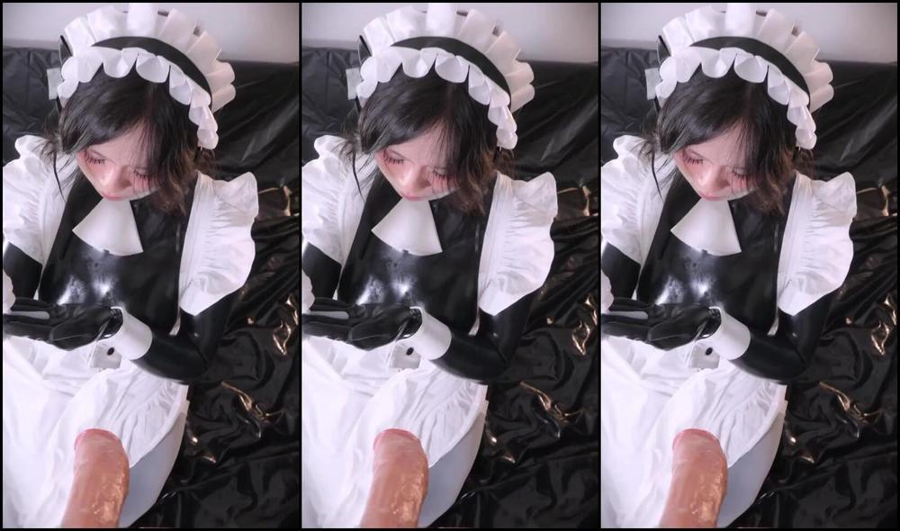 Vanillamuddy's Onlyfans video: Deepthroating maid with a femdom twist!