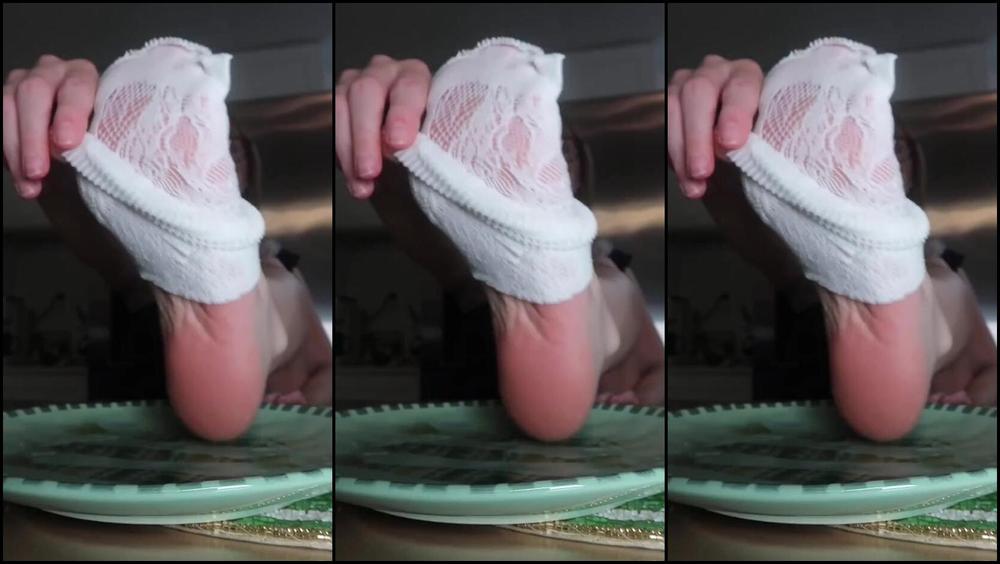 Zoe Strawberry dominates & teases Onlyfans in Onlyfans Video Your Midnight Snack