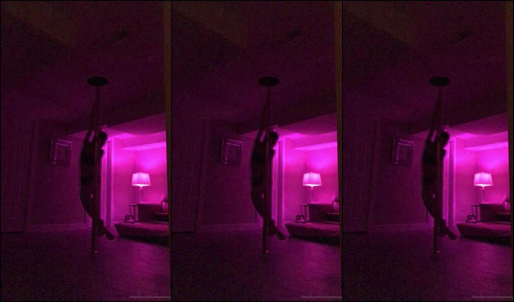 Summeravery Strip Tease
