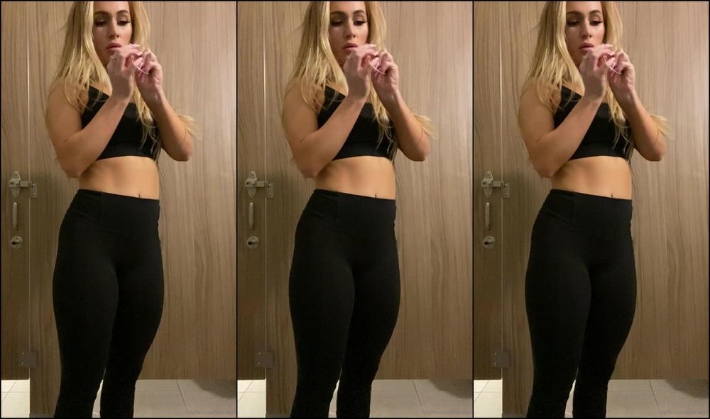 Shaniahxo Me Changing From My Dance Clothes To My Workout Clothes Today